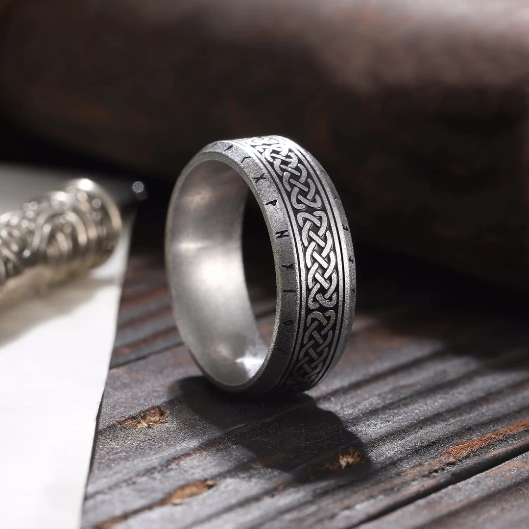 Bague Viking Homme avec Nœuds Celtiques et Runes Nordiques – Image 4
