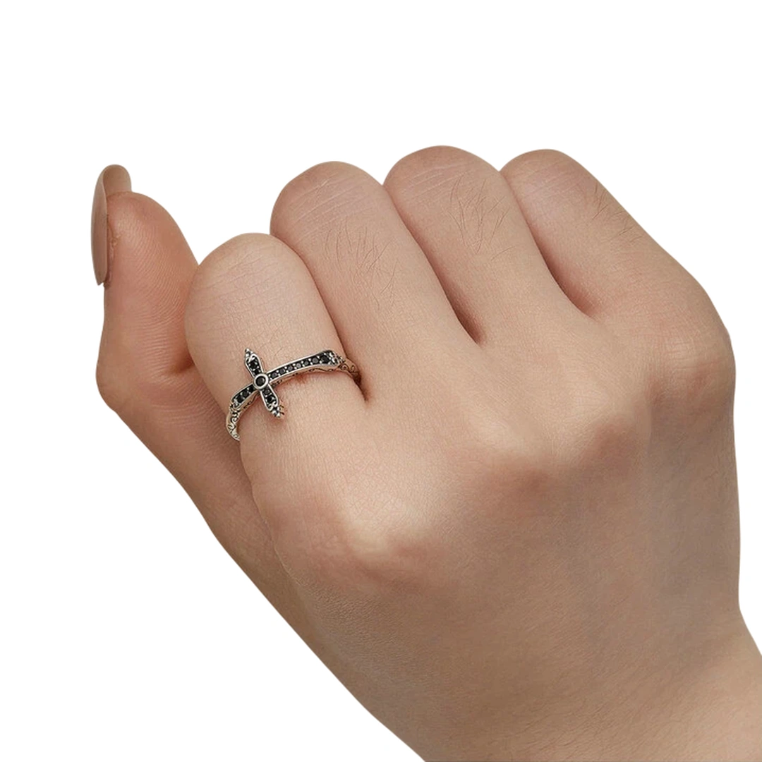 Bague Croix Gothique en Argent 925 Sertie de Zircons Noirs – Image 4