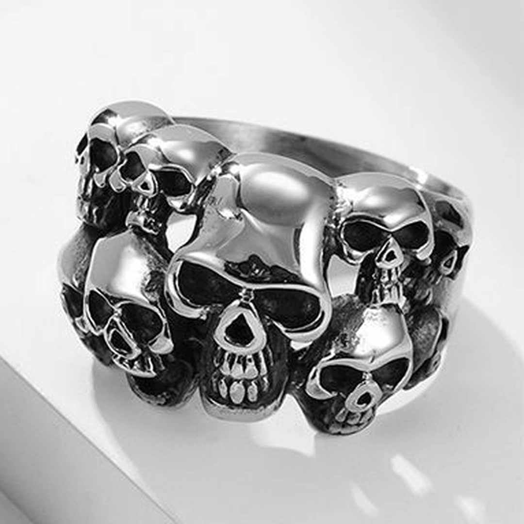 Bague Gothique à Multiples Têtes de Mort en Acier 316L – Image 4