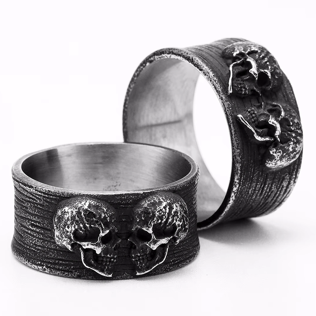 Bague Têtes de Mort Complices Acier Noir Texturé – Image 2
