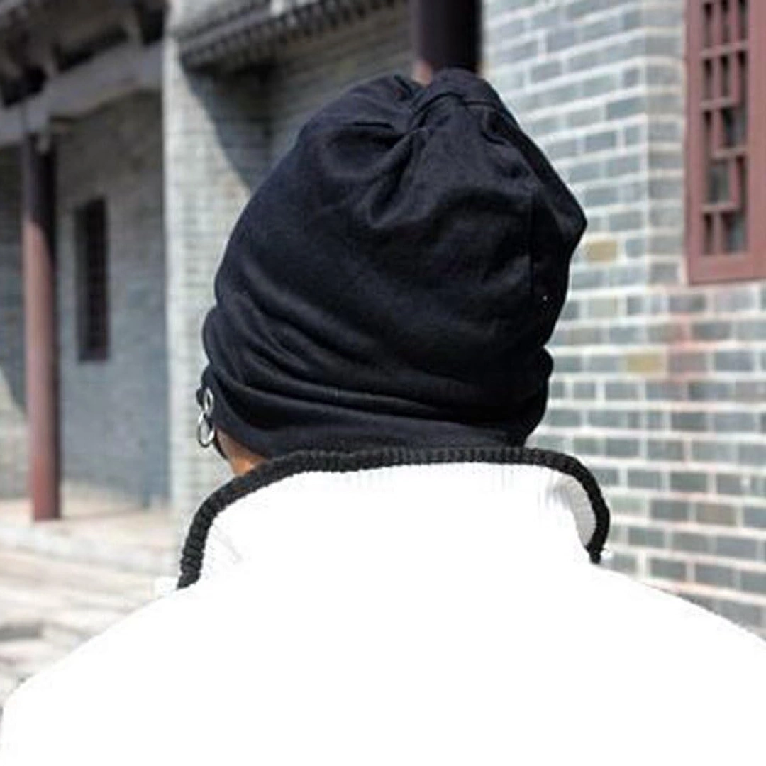 Bonnet Beanie Noir Orné d’un Anneau Métallique – Image 4