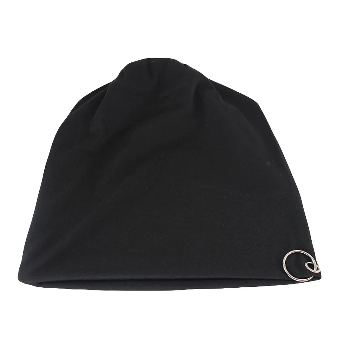 Bonnet Beanie Noir Orné d’un Anneau Métallique – Image 5
