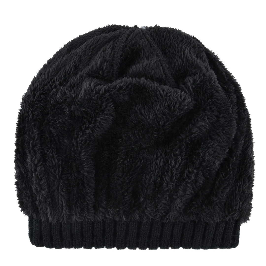 Bonnet Noir Tricoté Motif Têtes de Mort – Image 6
