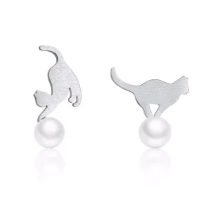Boucles d’Oreilles Chat en Argent Jouant avec une Perle Fantaisie