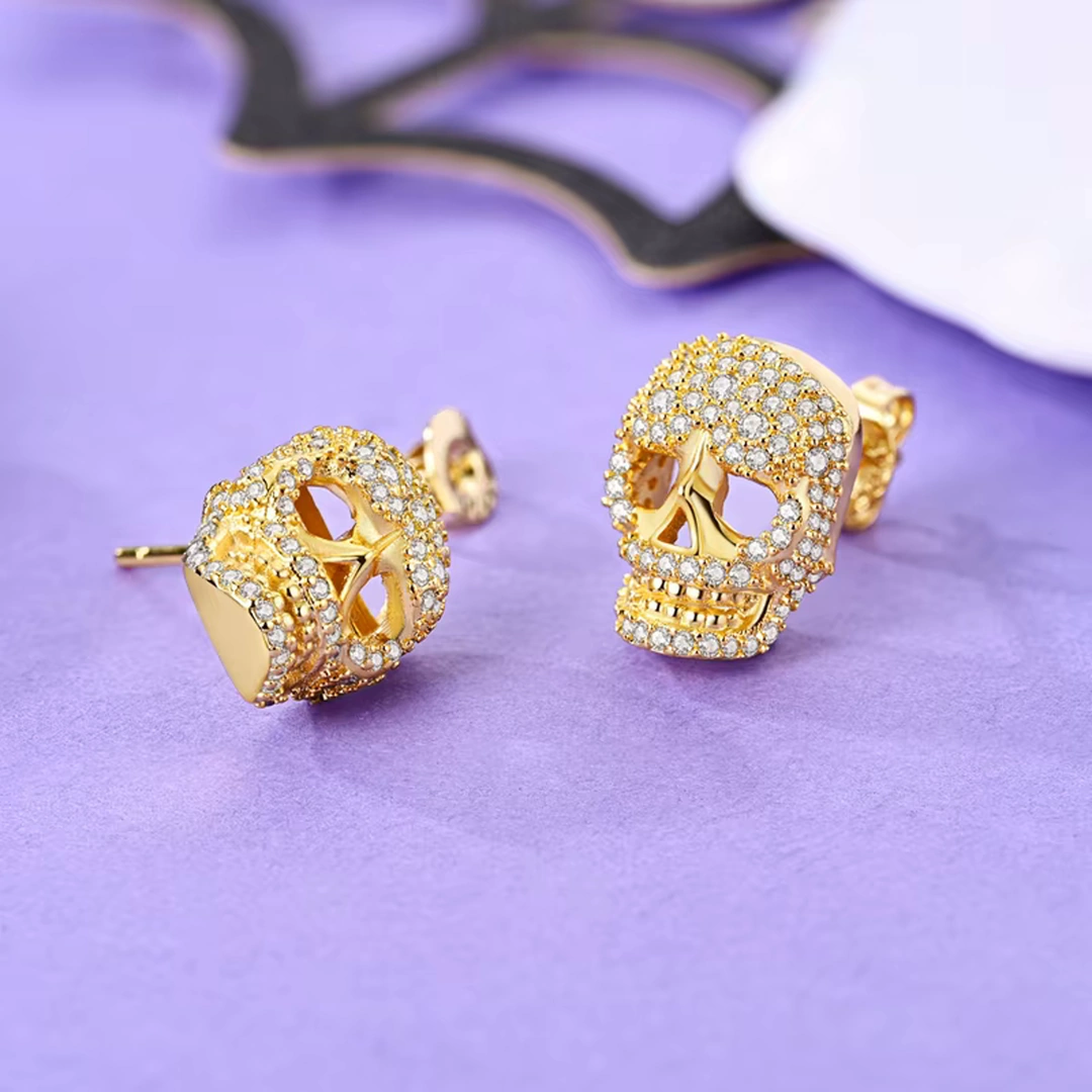 Boucles d’oreilles Crâne Doré Pavé de Zircons en Argent 925 – Image 4