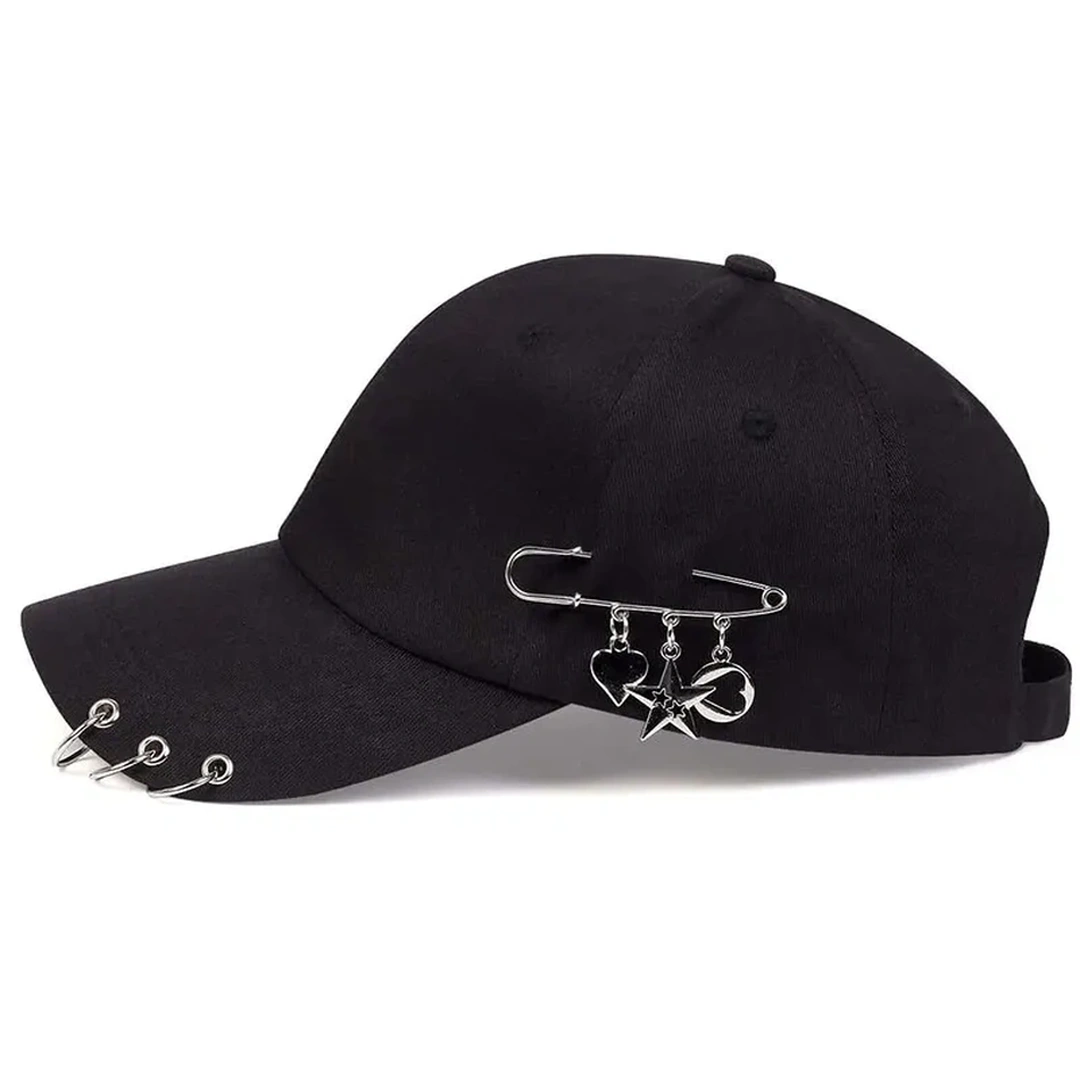Casquette Baseball Noire avec Anneaux Métalliques & Épingle – Image 3