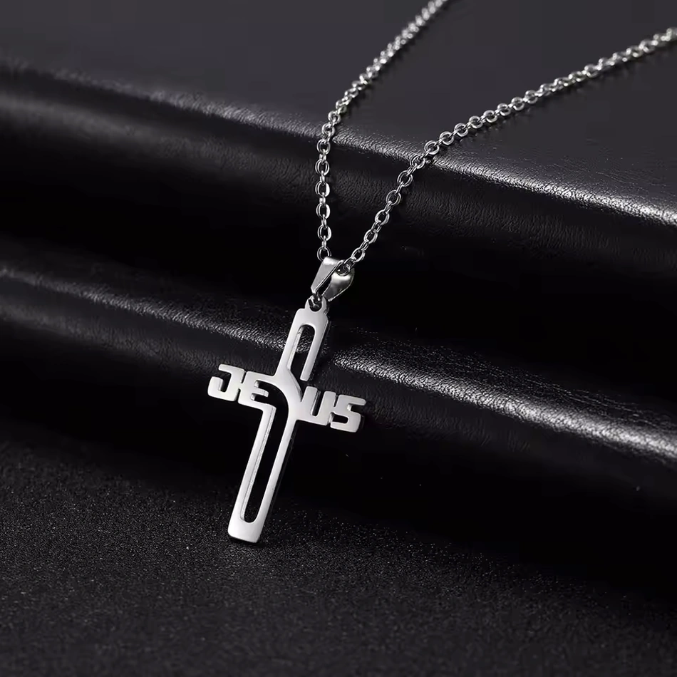 Chaîne avec Pendentif Croix Latine JESUS Stylisée – Image 3