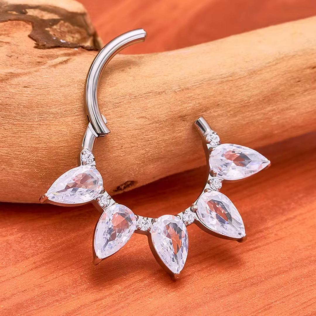 Clicker Titane à 5 Marquises de Zirconiums Étincelants – Image 5