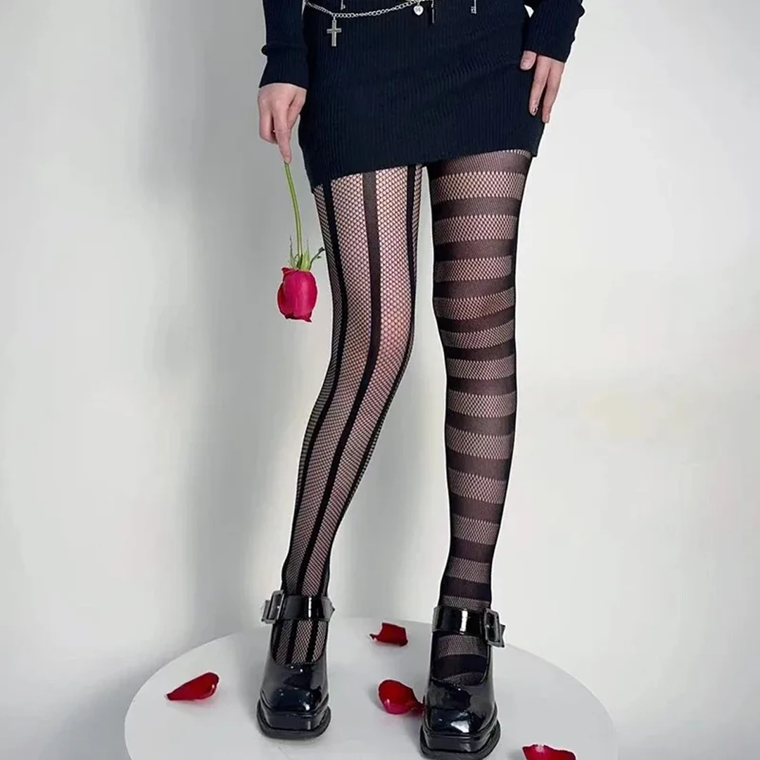 Collants Résille Noirs à Rayures Asymétriques – Image 3
