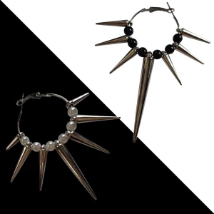 Créoles Cloutées à Perles Noires ou Blanches Style Punk