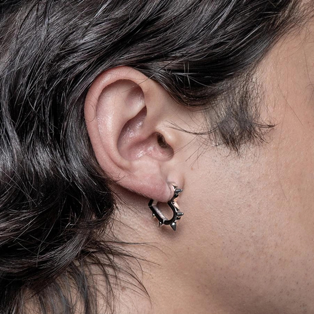 Créoles Cœur Clouté à Pointes Coniques en Acier 316L – Image 4