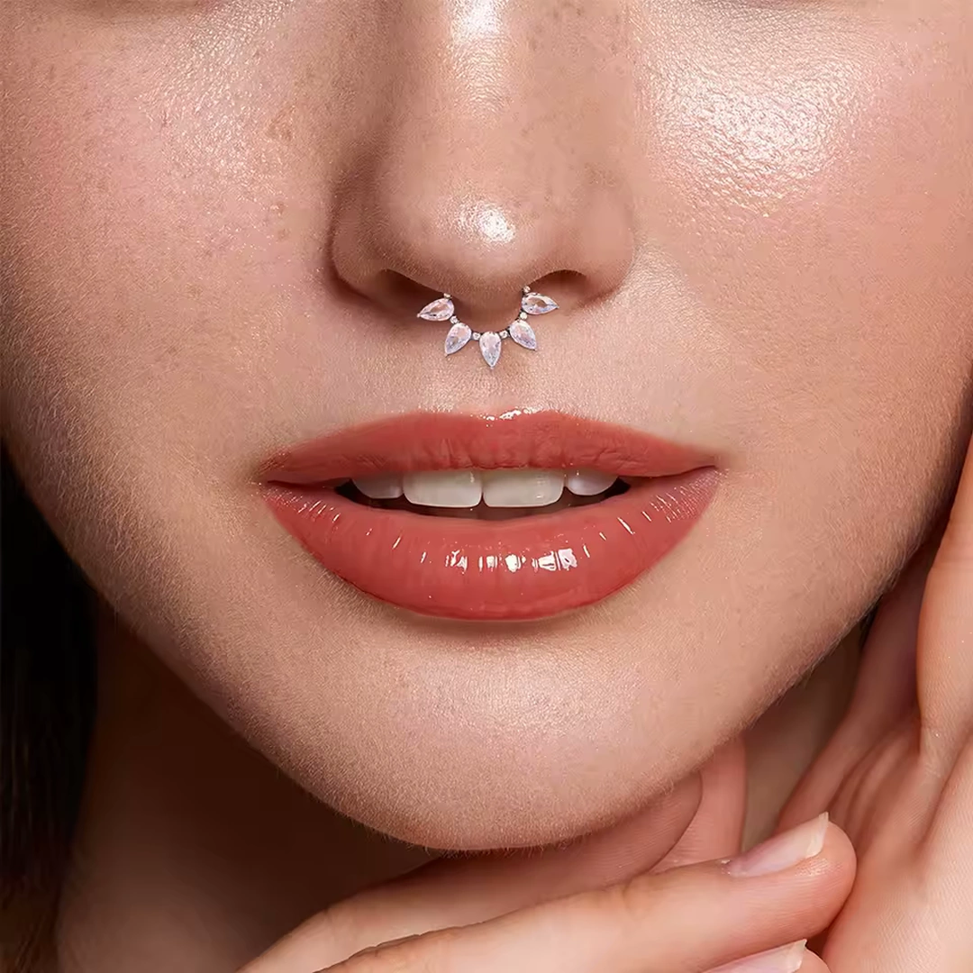 Clicker Titane à 5 Marquises de Zirconiums Étincelants – Image 3