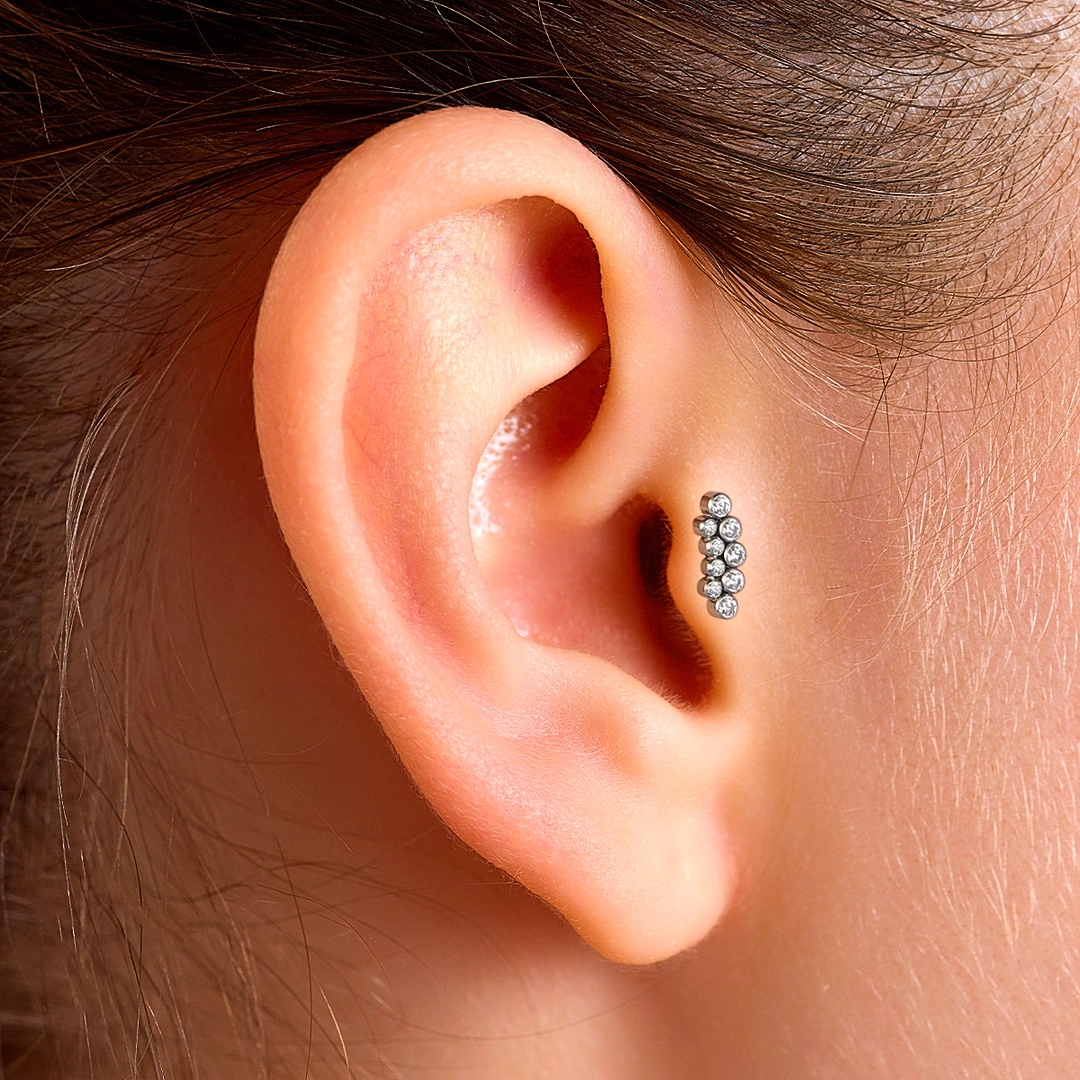 Piercing Labret Incurvé Titane à Double Ligne de Zirconiums – Image 3