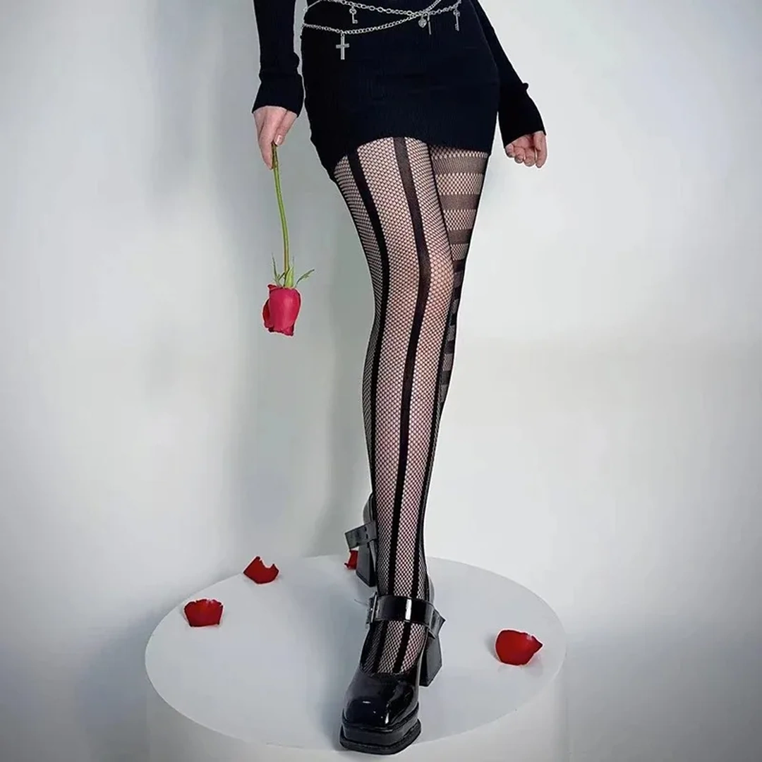 Collants Résille Noirs à Rayures Asymétriques – Image 4