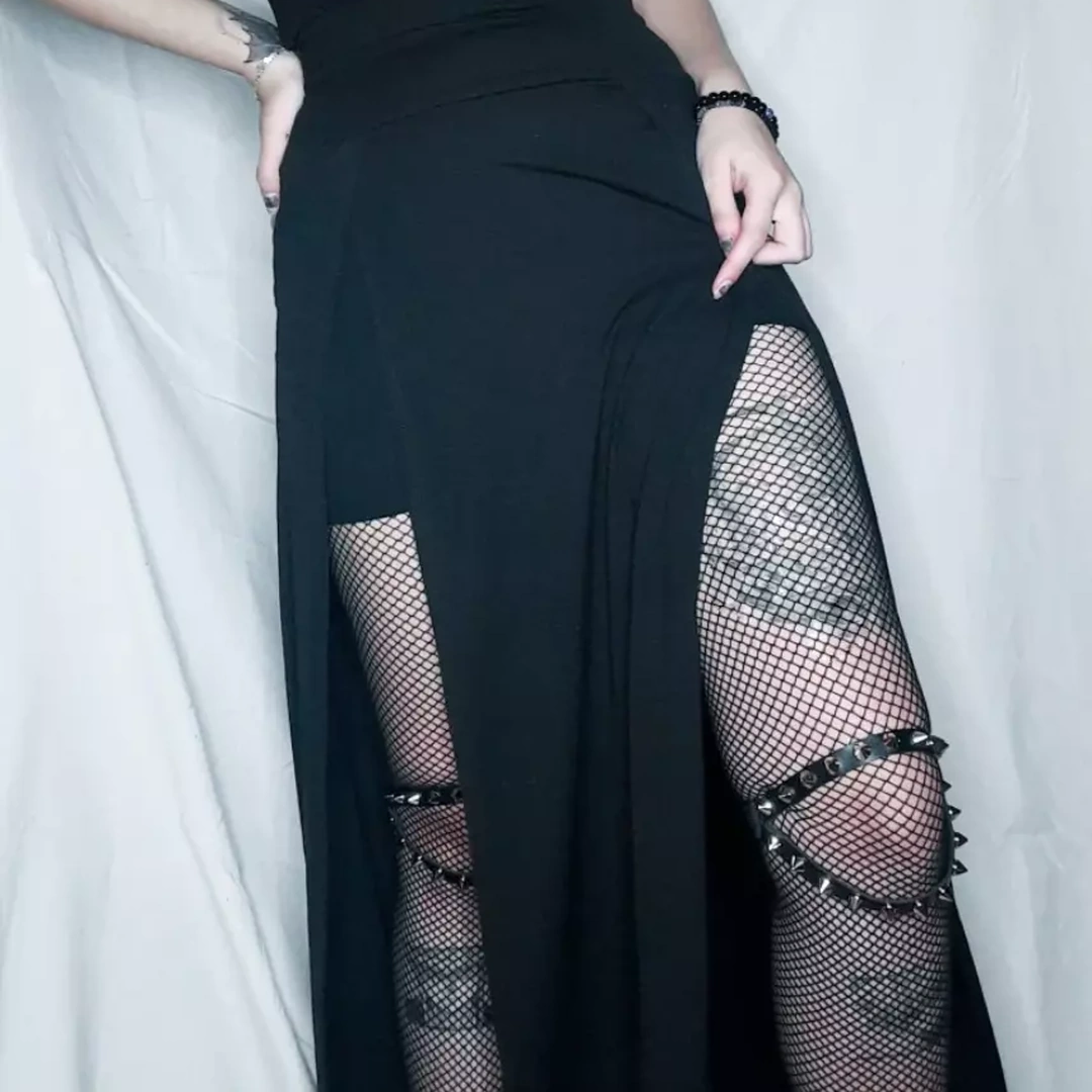 Jarretières Cloutées à Double Lanière en Cuir pour Genoux – Image 7