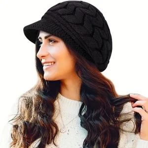 Bonnet Noir Femme en Tricot Torsadé avec Visière