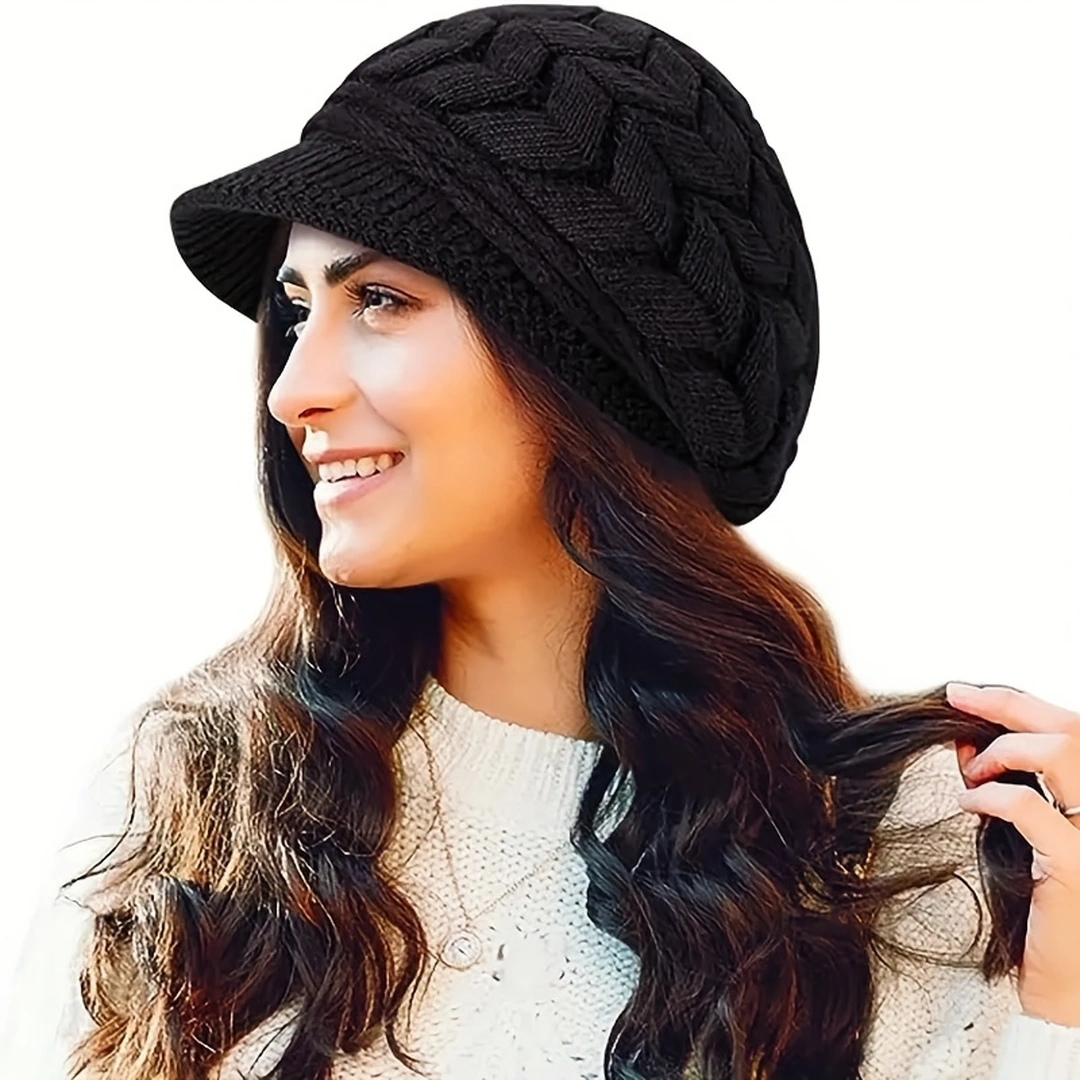 Bonnet Noir Femme en Tricot Torsadé avec Visière – Image 2