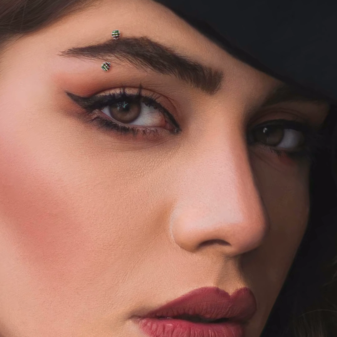 Piercing Arcade Banane 12 mm avec Boules à Striures – Image 3