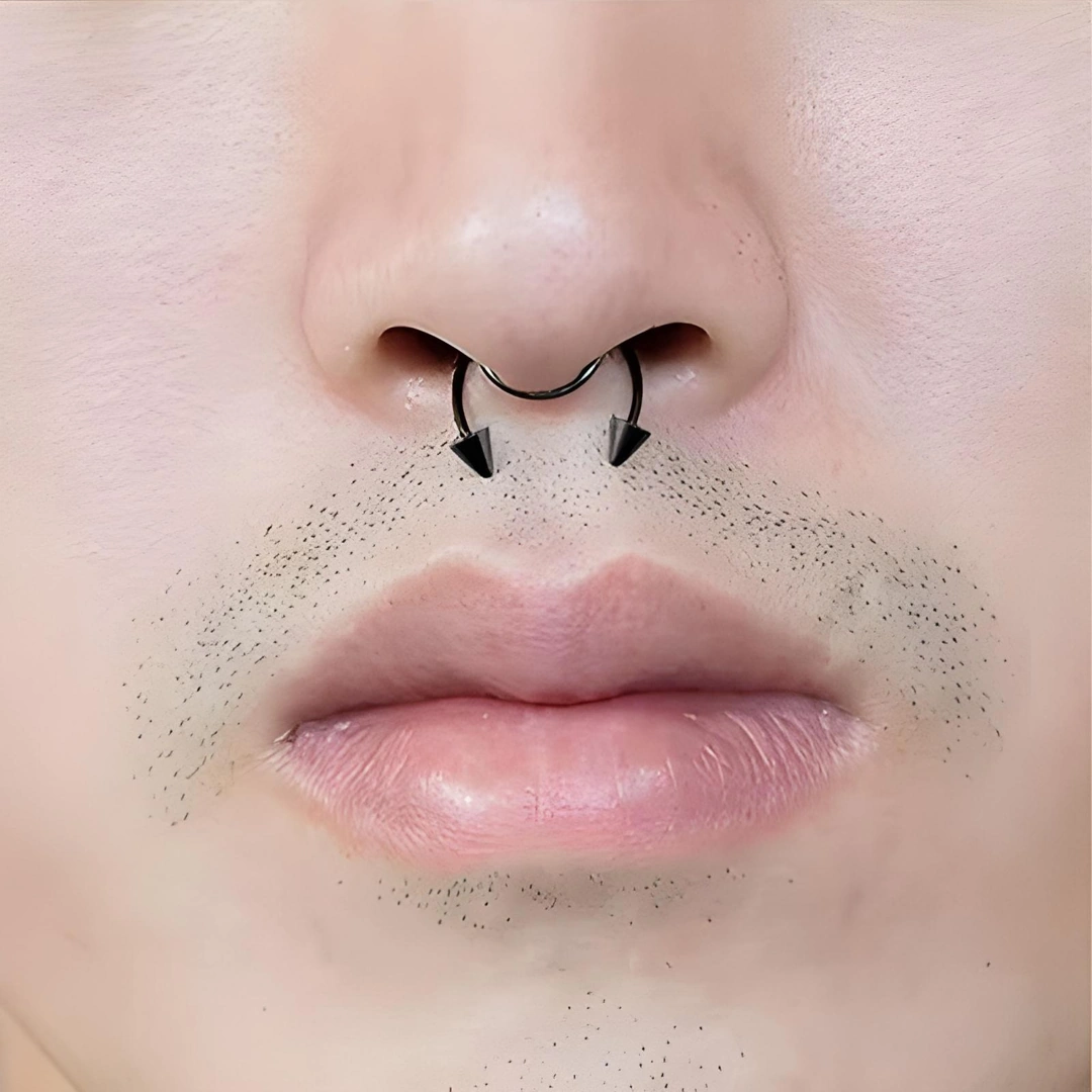 Faux Piercing Nez Septum en Acier Noir ou Clair à Spikes – Image 5