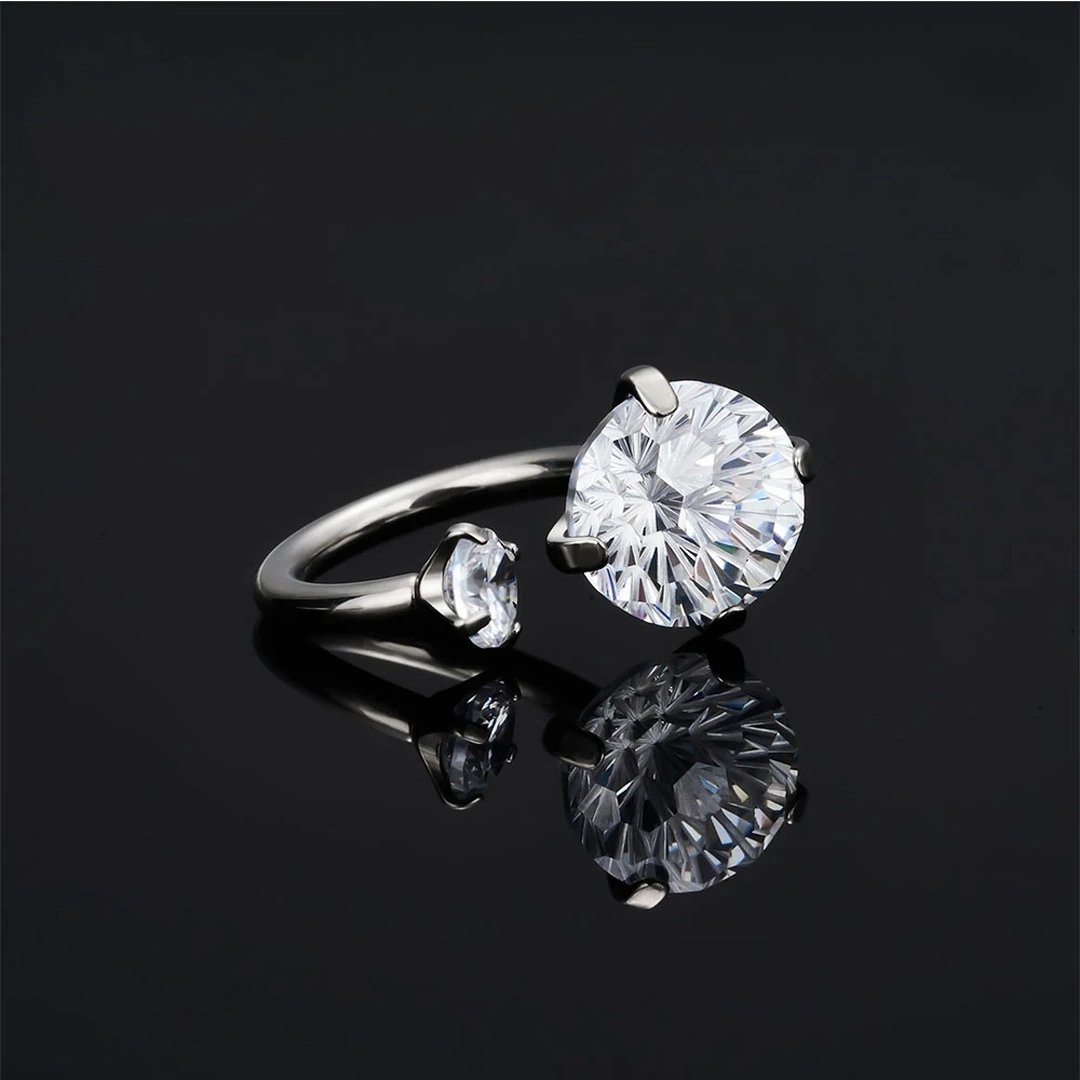 Piercing Fer à Cheval Titane à Embouts Zirconiums Asymétriques – Image 4