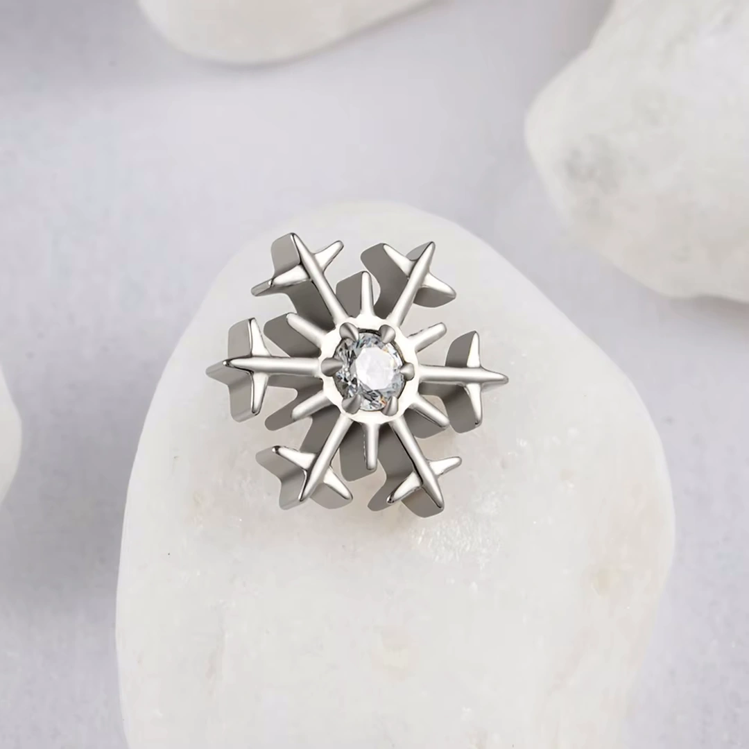 Piercing Labret en Titane à Étoile des Neiges Sertie – Image 5