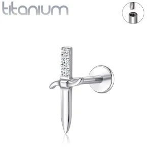 Piercing Poignard Scintillant – Labret Titane & Zircons