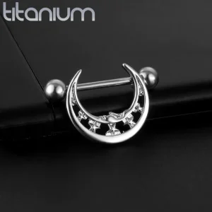 Piercing Téton Croissant de Lune Constellé d’Étoiles