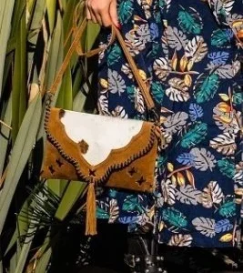 Pochette daim et peau