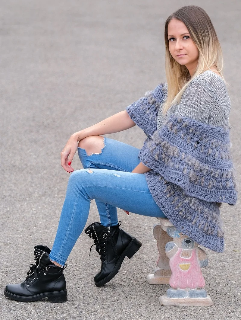 Cape sans manches oversize en lapin