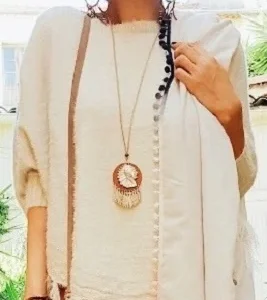 Collier apache sur médaillon en daim