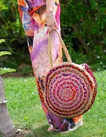 Panier rond en jute tressée colorée