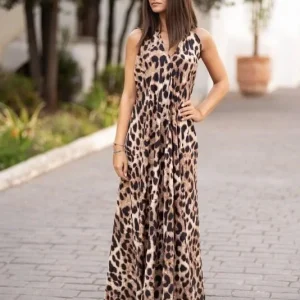 La robe longue dos nu au motif léopard
