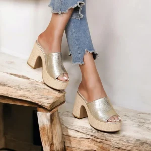 Sabots à talons dorées