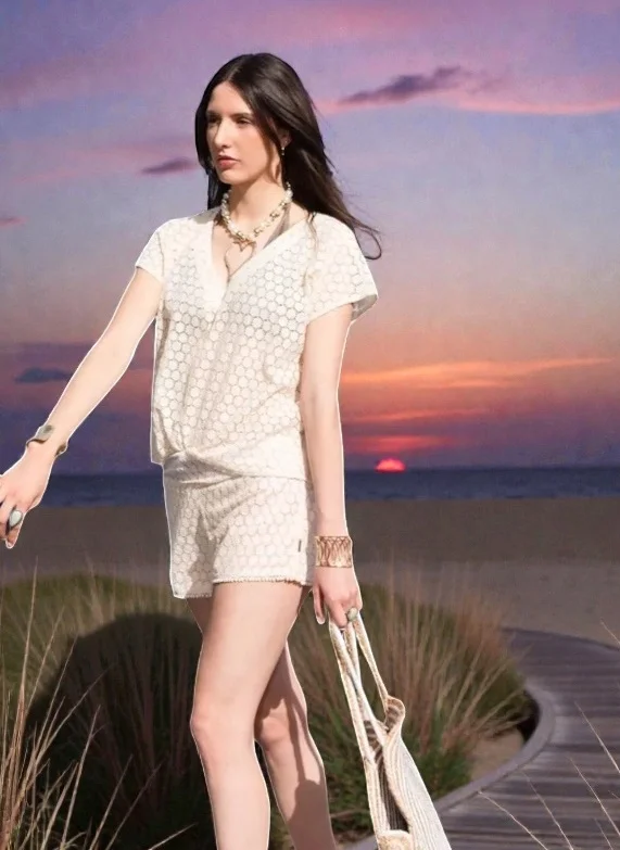 Short de plage en dentelle brodée