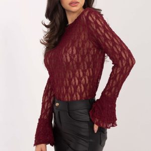 Blouse en dentelle rouge