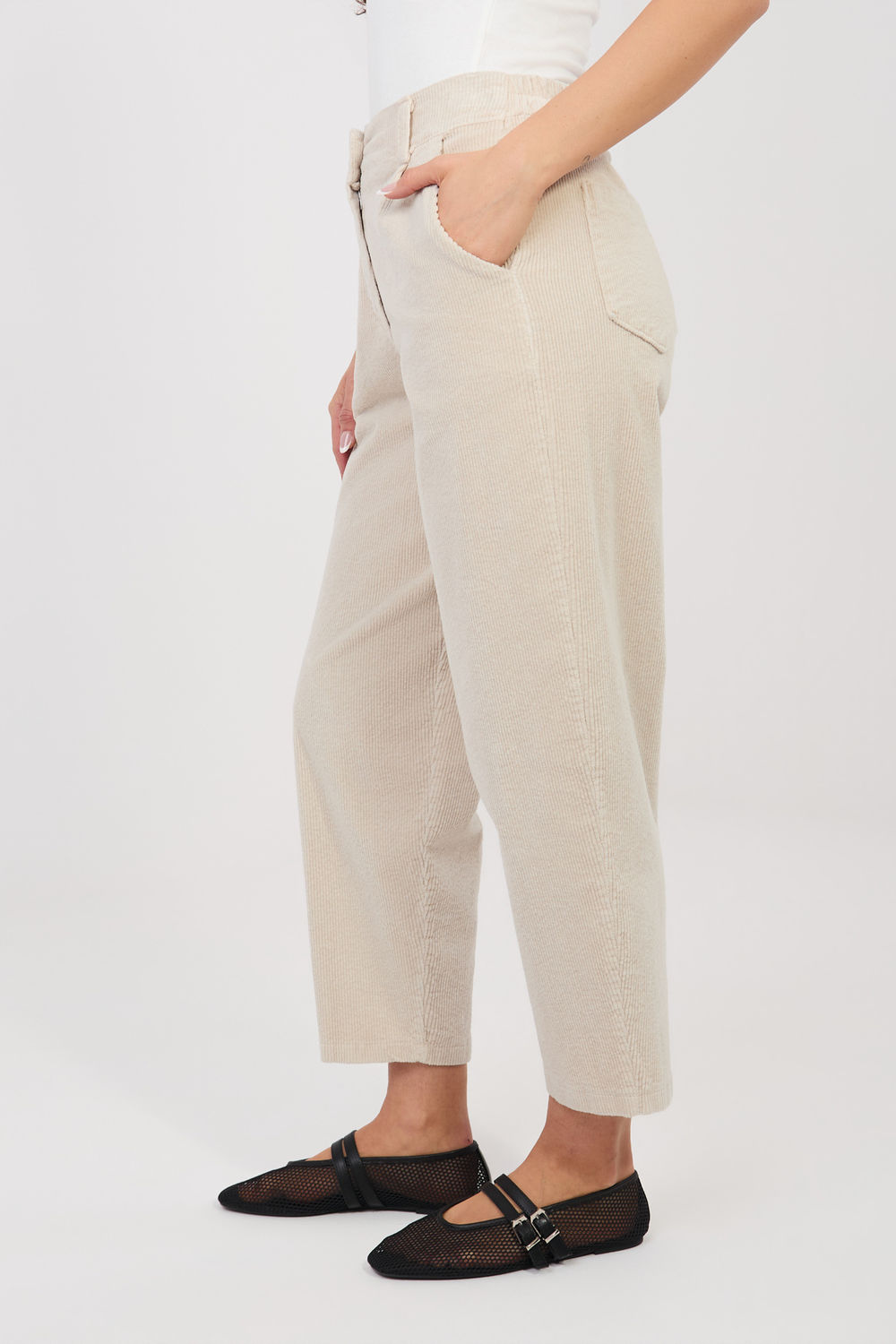 Pantalon en velours côtelé beige – Image 3