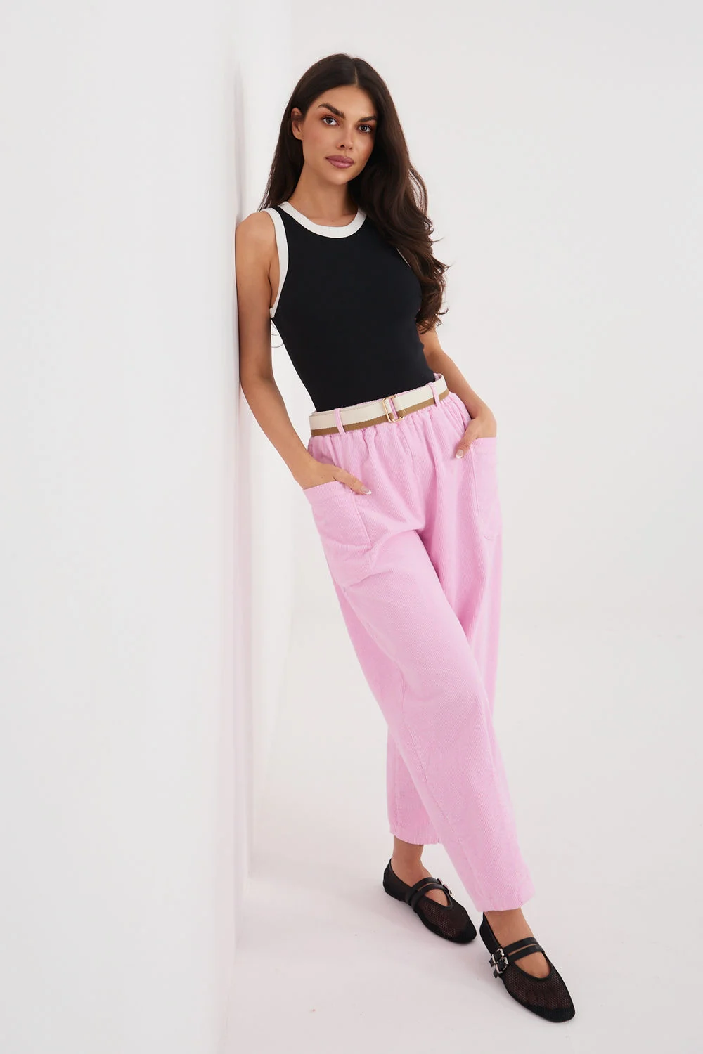 Pantalon en velours côtelé rosé