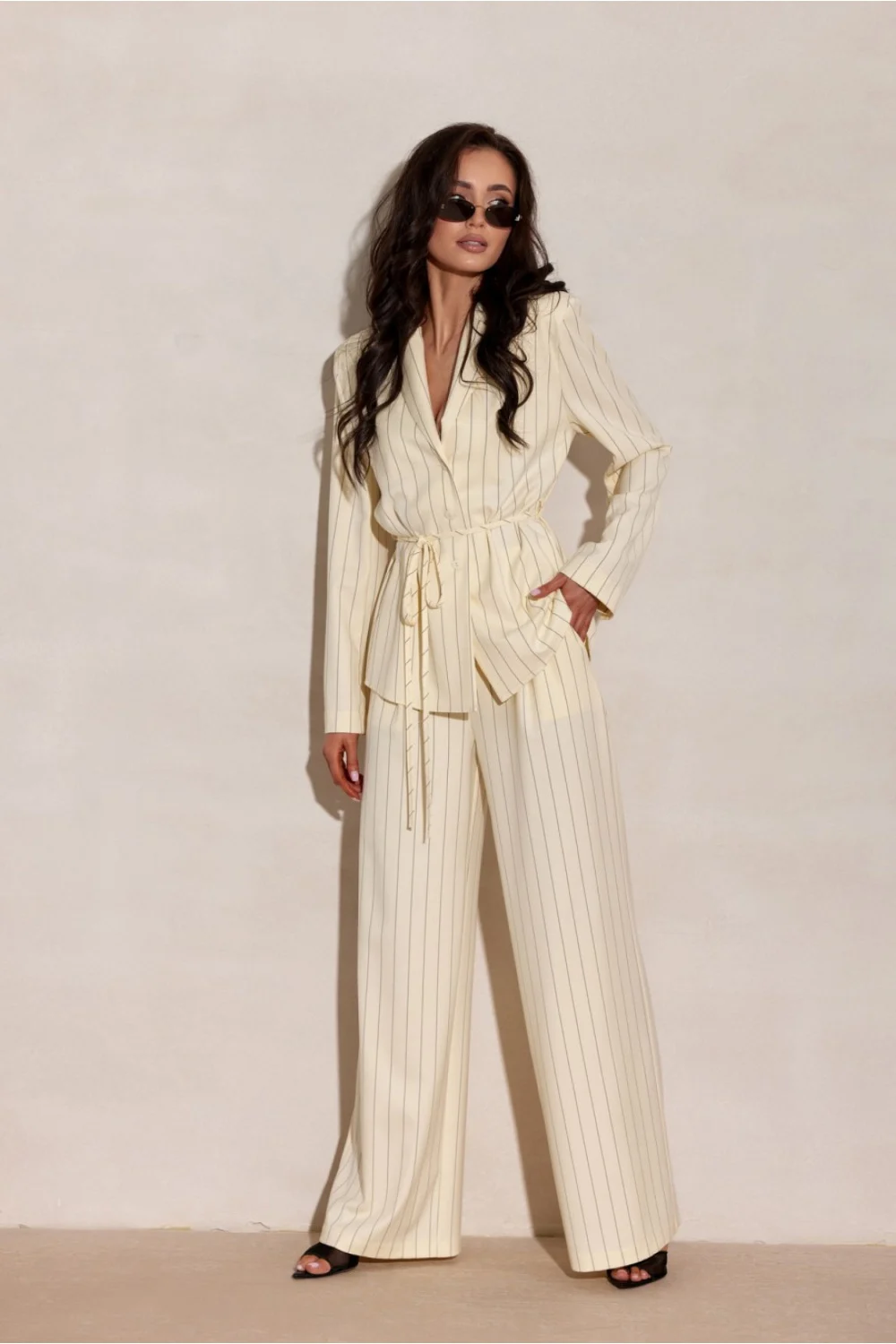 Pantalon femme jaune – Image 2