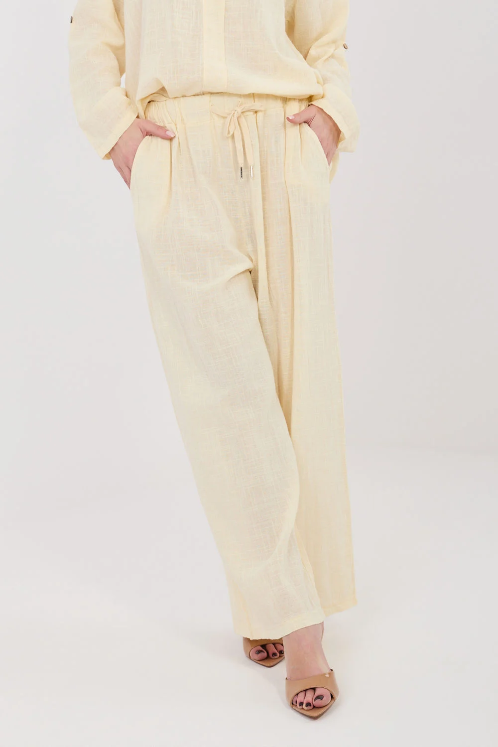Pantalon femme jaune – Image 2